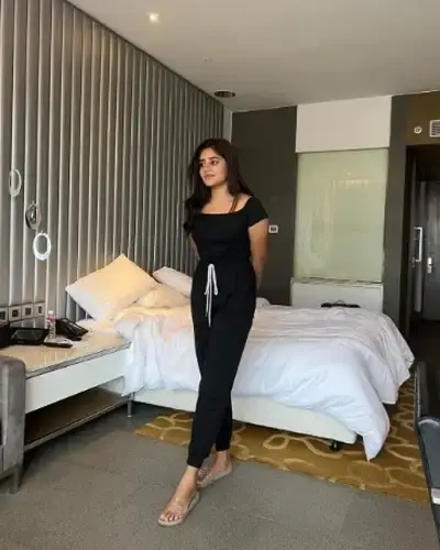 Call Girls Parasia Cash On Delivery