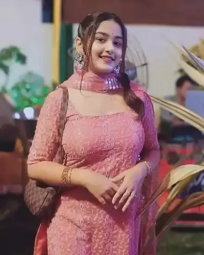 Call Girls Parasia Cash On Delivery