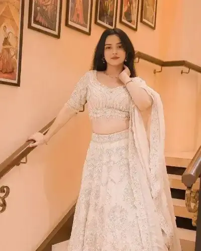 Escort Parasia