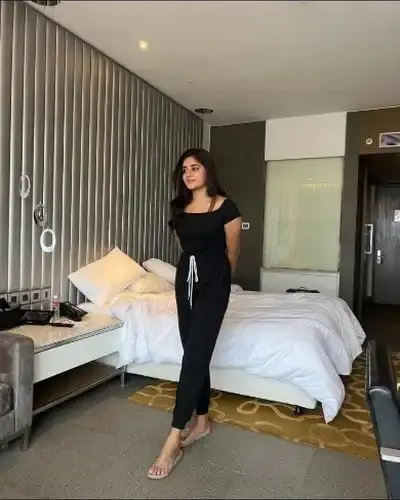 Call Girls Service in Parasia